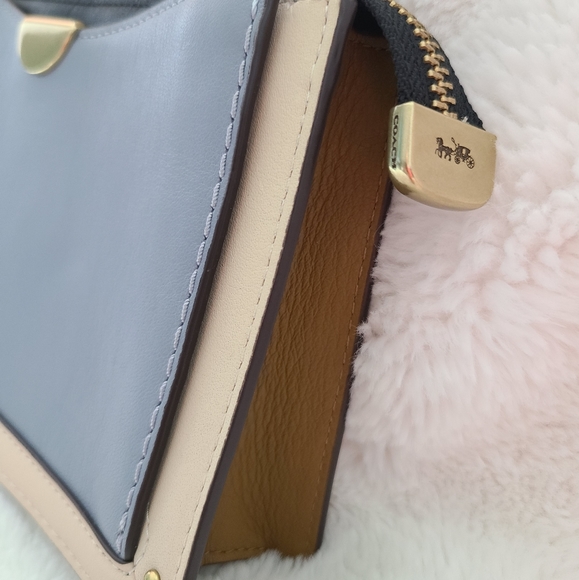 Coach COLORBLOCK DREAMER LEATHER WRISTLET - Picture 6 of 8